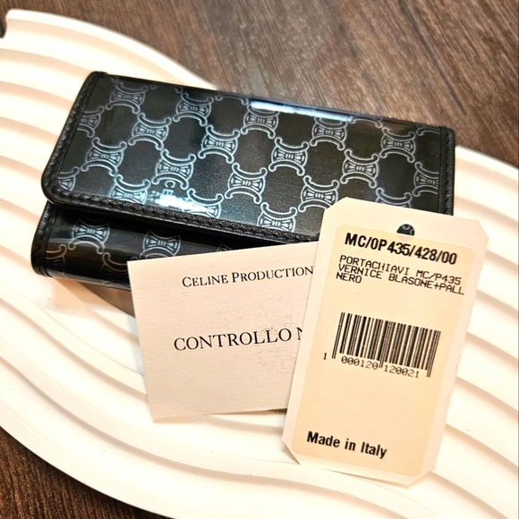 🔥 NWT Authentic CELINE Macadam Blason Vinyl Leather 6 Hooks Key Case - Picture 1 of 15